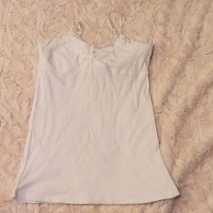 very simple white tank top with built in bra💜